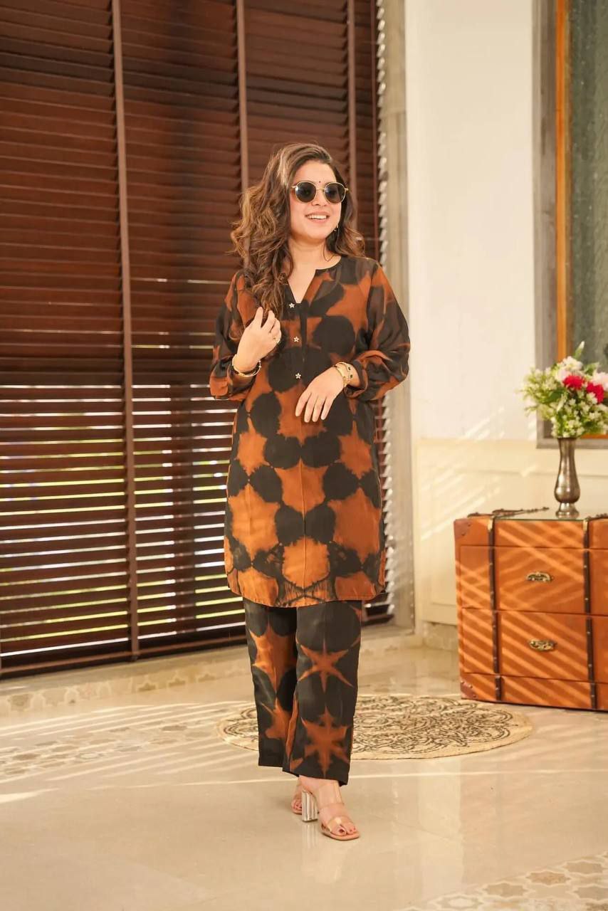 Kurti:  2 Pair Kurti Suit Set