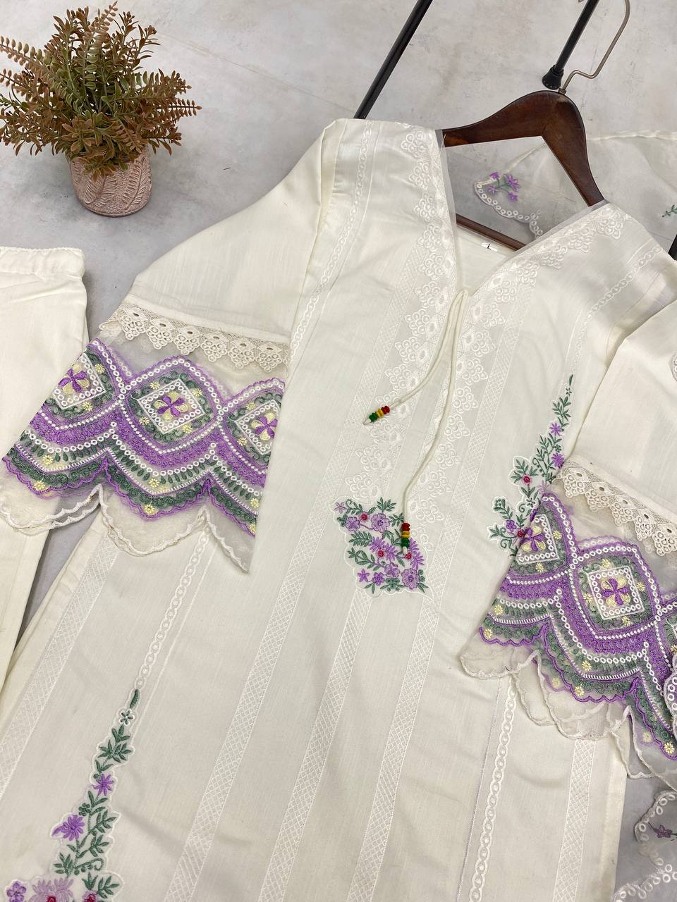 EMBROIDERY WORK WITH ORGANZA BORDAR KURTI