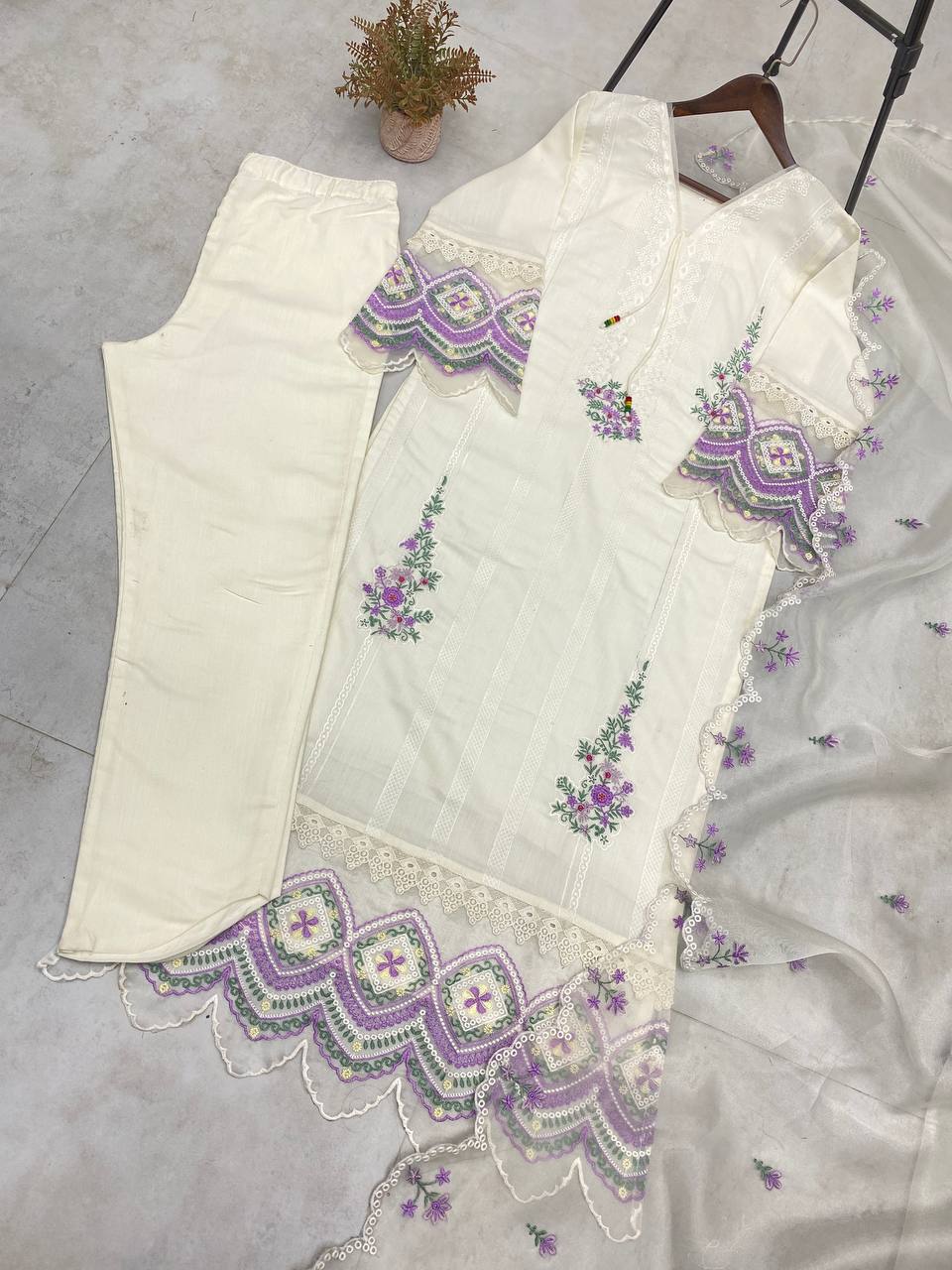 EMBROIDERY WORK WITH ORGANZA BORDAR KURTI